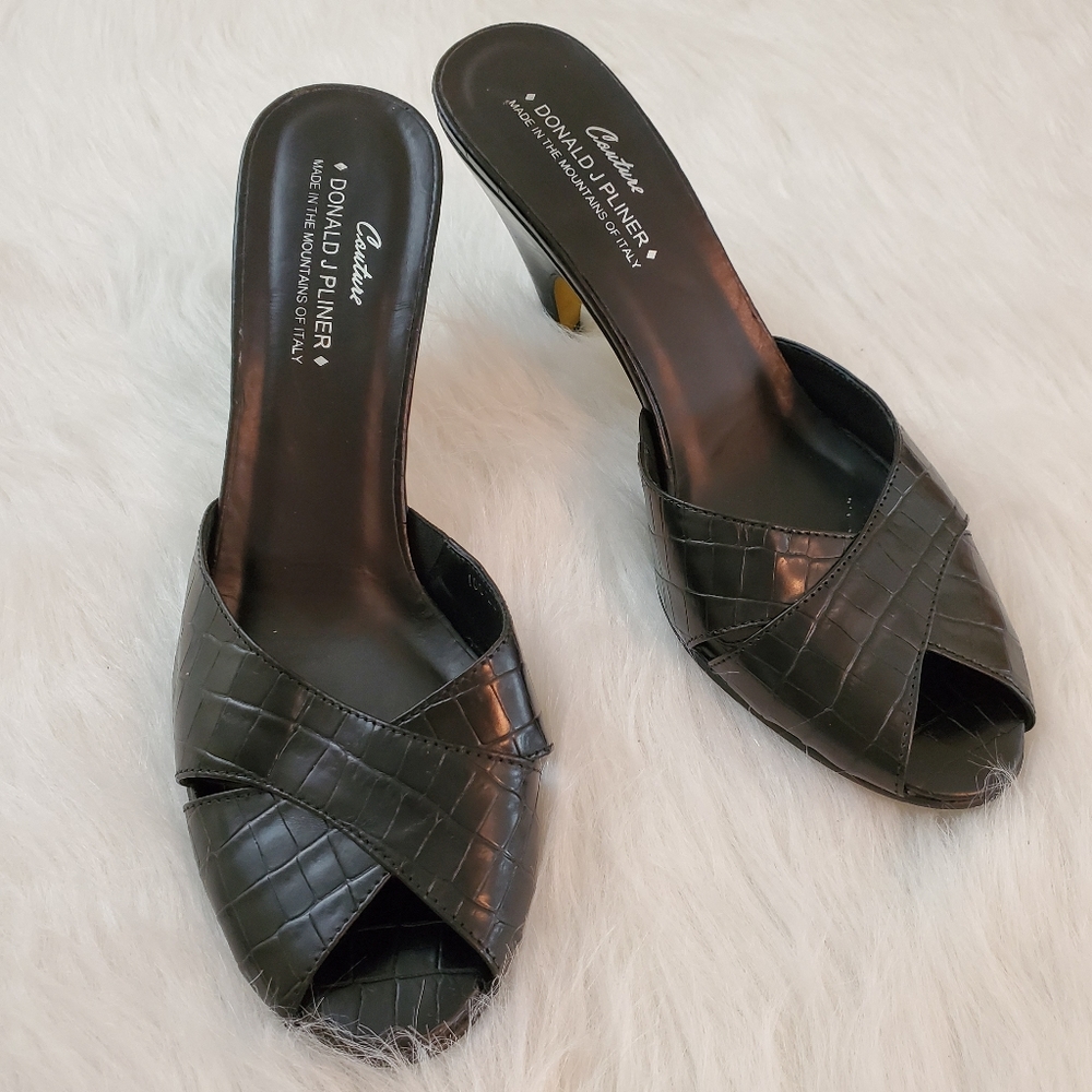 Donald J Pliner Sz 8.5 Zoya Peep Toe Slides